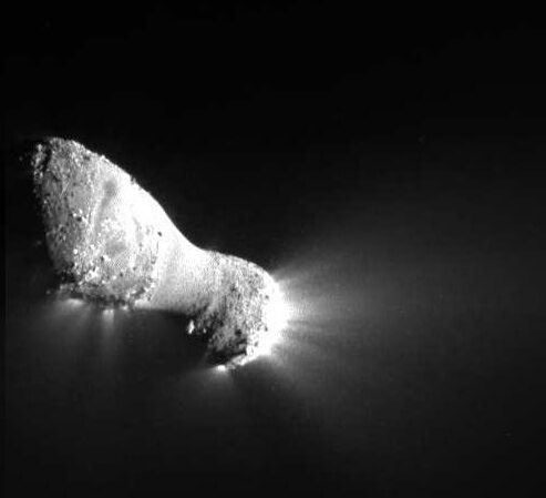 Comet Hartley 2 as seen by NASA's EPOXI probe